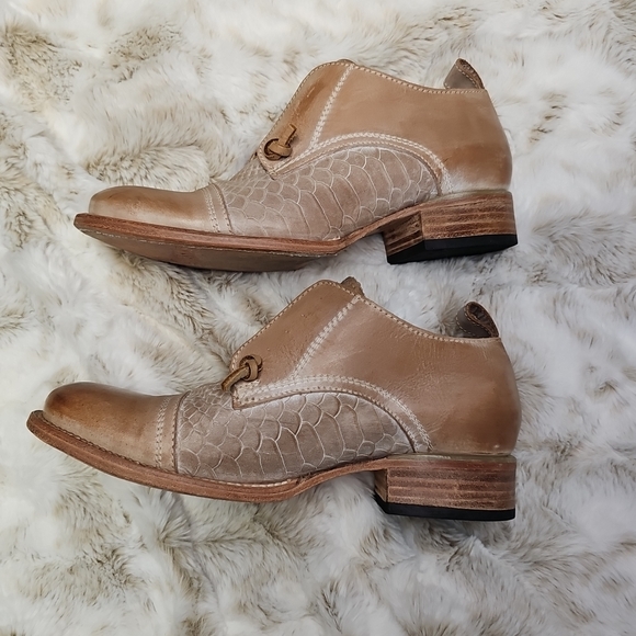 Freebird Womens Shoes FB-Mabel 8 Leather Taupe Oxfords - Picture 10 of 16